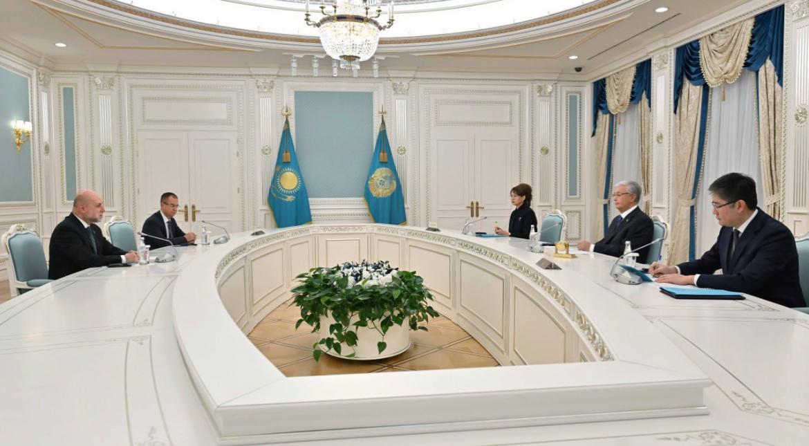 الهباش خلال لقاء الرئيس الكازاخي